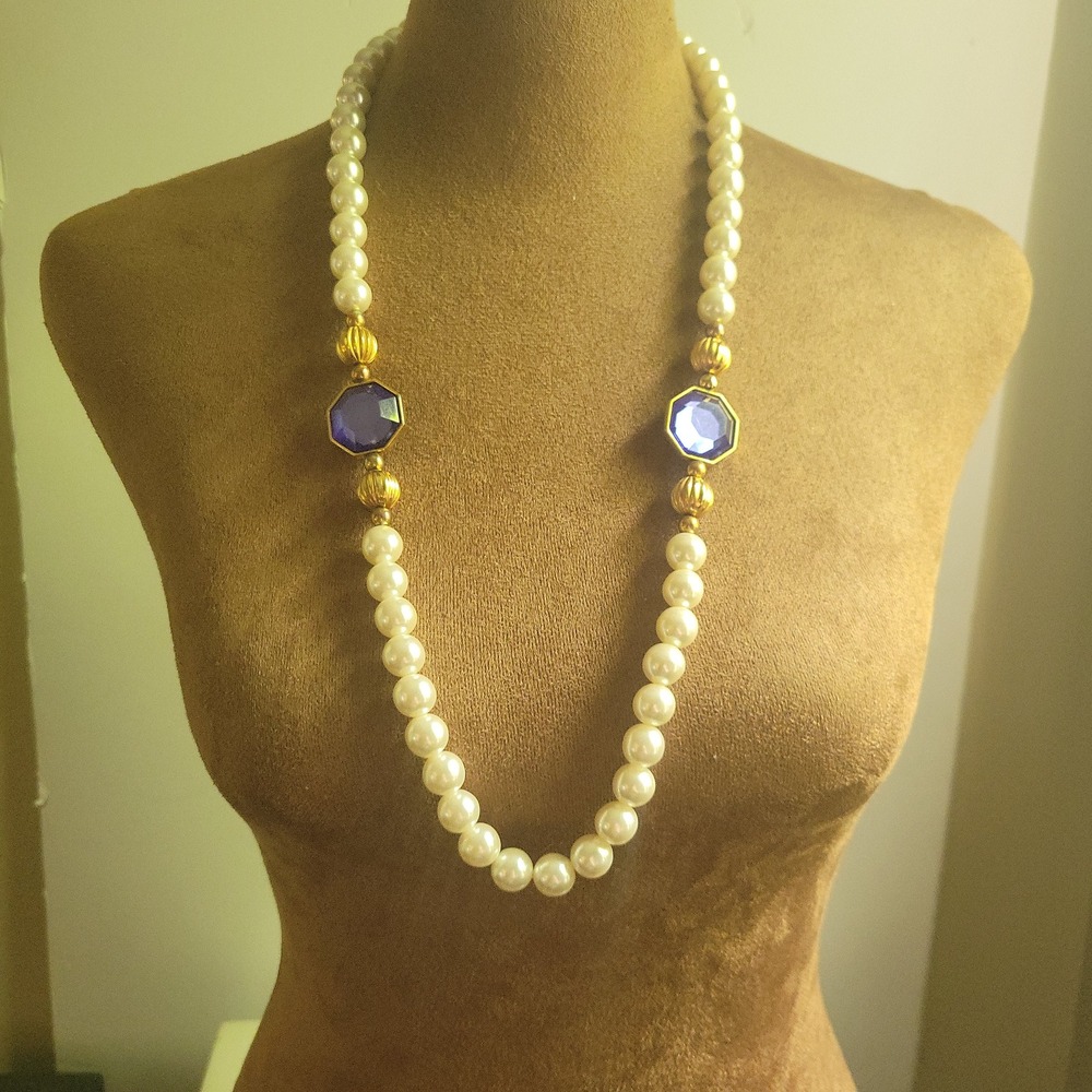 Vintage Faux Pearl Necklace Gold Tone Purple/Blue Hexagon Stones 28 Inch Regency